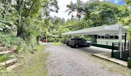 Casa com 3 dormitórios à venda, 380 m² por R$ 2.700.000,00 - Granja Viana - Carapicuíba/SP