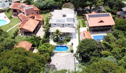 Casa à venda em condomínio na Granja Viana
