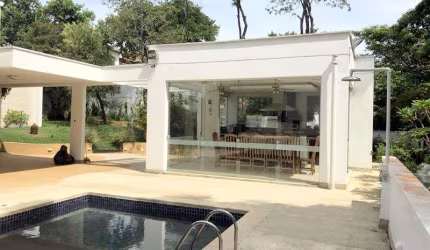 Casa com 4 suítes - Parque dos Príncipes