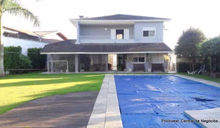 Casa mobiliada com 4 suítes à venda, 800 m² na Granja Viana
