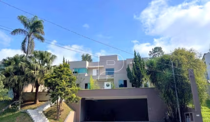 Casa em condomínio na Granja Viana!!!