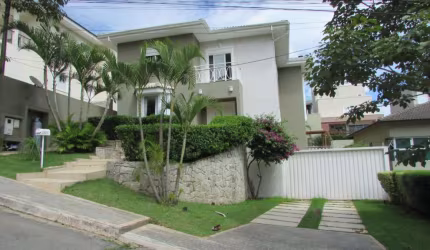 Casa com 4 dormitórios, 437 m² na  Granja Viana - Cotia. SP