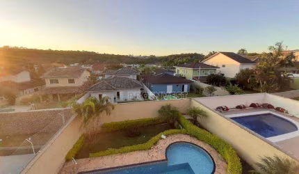 Casa com 4 dormitórios no cond. Paysage Clair