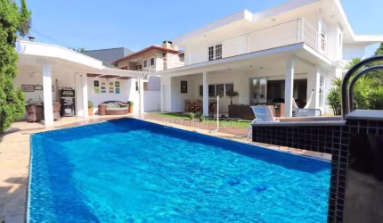 Casa com 4 dormitórios à venda, 373 m² por R$ 2.400.000,00 - Granja Viana - Fazendinha - Km 23 - Carapicuíba/SP