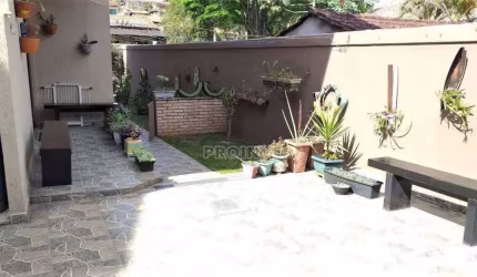Casa com 3 dormitórios à venda, 285 m² por R$ 950.000,00 - Vila Diva - Carapicuíba/SP
