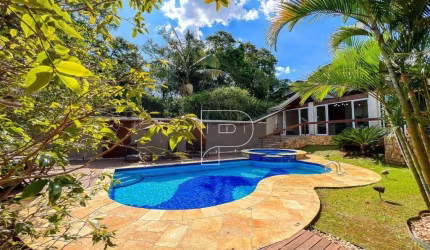 Casa à venda na Granja Viana 4 suítes (1 hospede/escritório)