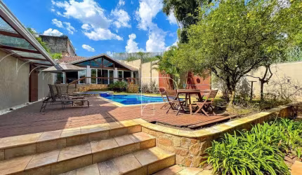 Casa à venda 4 suítes (1 hospede/escritório), 423 m² por R$ 1.575.000,00 - Granja Viana - Carapicuíba/SP