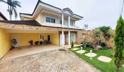 Casa em condomínio na Granja Viana!!!
