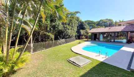 Casa com 4 dormitórios à venda, 400 m² por R$ 2.500.000 - Granja Viana