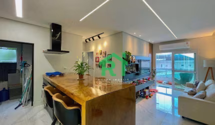 Apartamento à venda na Praia do Tombo  I Rocha Imóveis Guarujá.