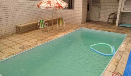 Casa com 3 quartos à venda na Rua Bento Viana, 508, Parque Bitaru, São Vicente por R$ 640.000