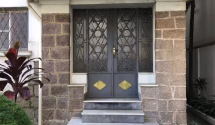 Casa com 3 quartos para alugar na Doutor Tolentino Filgueiras, 130, Gonzaga, Santos por R$ 25.000