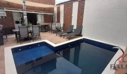 Casa com 4 quartos à venda na Rua Doutor Júlio Prestes, 896, Vila Valença, São Vicente por R$ 1.350.000