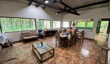 Chácara / sítio com 3 quartos à venda na Rodovia Ivo Zanella, 62, Zona Rural, Iguape por R$ 550.000