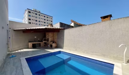 Casa sobreposta em condomínio para locação R$ 2.550,00 p/mês na Ocian Praia Grande-SP