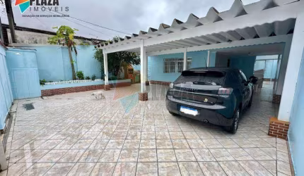 Casa 3 dormitórios com edicula, disponível para alugar no bairro Canto do Forte, em Praia Grande/SP.