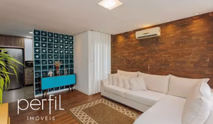 Casa plana a venda com tres quartos sendo uma suite no bairro Costa e Silva - Joinville/ SC
