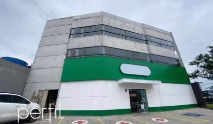 Galpão Comercial com 236 Metros Bairro Guanabara
