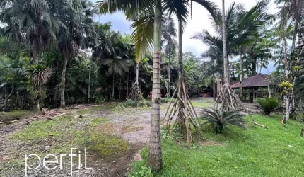 Linda Chácara ótima para Galpão com 8.948,88 m2 na BR 101 - Rio Bonito - Joinville/SC