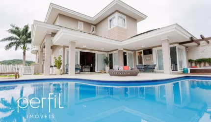 Casa com 3 quartos sendo 3 suítes na Glória, Joinville-SC, 455,92m² - Agende sua visita!