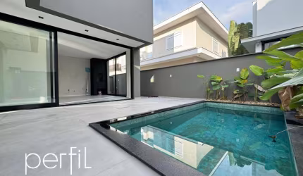 Sobrado residencial no quinte essence para venda com três suítes no bairro Vila Nova - Joinville/ SC