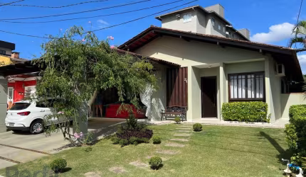 Casa plana no Costa e Silva com 155 m2 de área construída  3 dormitórios sendo 1 suíte