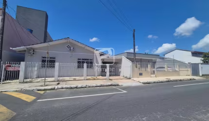 Casa no bairro iate clube, Jardim Iate Clube, Balneário Camboriú - SC