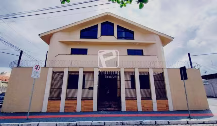 Sobrado comercial com 400m², Centro, Balneário Camboriú - SC