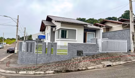 Casa semi mobiliada