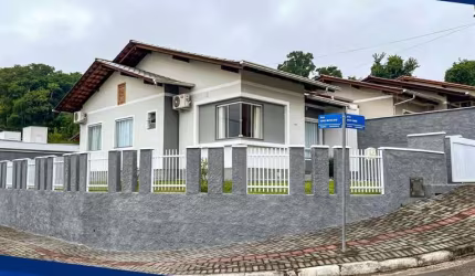 Casa semi mobiliada