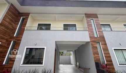 Sobrado com 3 dormitórios à venda, 116 m² por R$ 625.000,00 - Bom Retiro - Joinville/SC