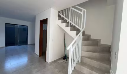 Sobrado geminado com 2 suítes à venda, 55 m² por R$ 265.000,00 - Distrito Industrial - Joinville/SC