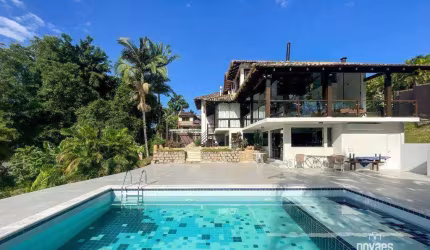 Casa com 4 dormitórios à venda, 351 m² por R$ 2.900.000,00 - Atiradores - Joinville/SC