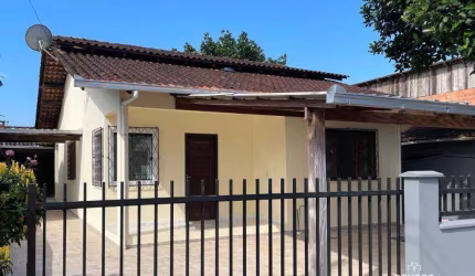 Casa com 4 dormitórios para alugar, 144 m² por R$ 3.539,30/mês - Jardim Sofia - Joinville/SC