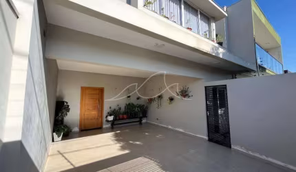 Sobrado à venda em Maringá, Jardim Espanha, com 3 suítes, com 250 m² construção