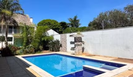 Sobrado à venda em Maringá, Zona 04, com 4 quartos, com 617 m²