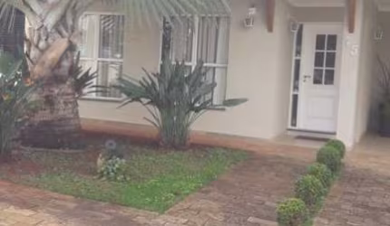 Casa em condomínio em Paulínia