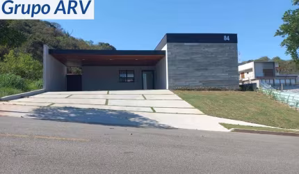 Casa térrea em condomínio em Atibaia
