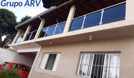 Casa com 3 dormitórios em Atibaia SP