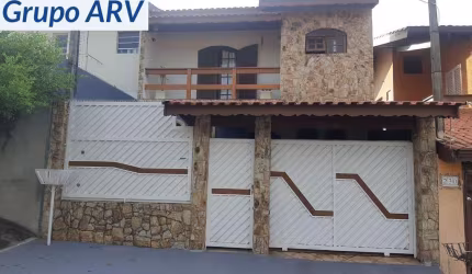 Casa em Atibaia com 3 dormitórios