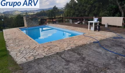 Chácara com 2.615 m² em condomínio em Atibaia