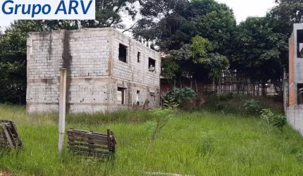 Terreno com Construção em Atibaia