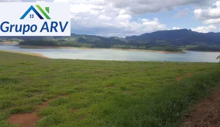 Área em Piracaia com 320.000 m²