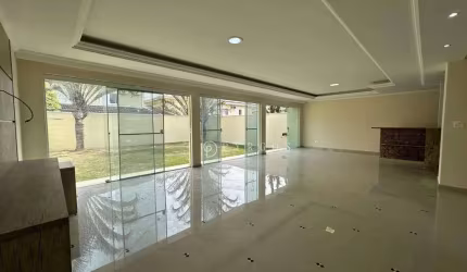 Sobrado com 3 dormitórios para alugar, 108 m² por R$ 6.118,89/mês - Villa Branca - Jacareí/SP