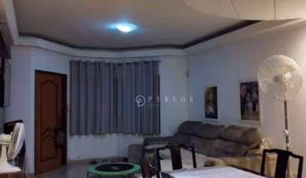 Maravilhoso sobrado com 3 dormitórios próximo ao Centro de Jacareí/SP