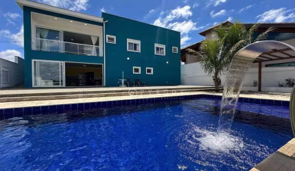 Casa com piscina no condomínio Lago Dourado, Jacareí/SP