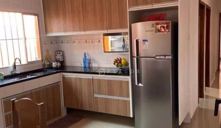 Casa a VENDA no Jardim do Marques com 2 Quartos Cozinha com armarios planejados Jacarei -SP