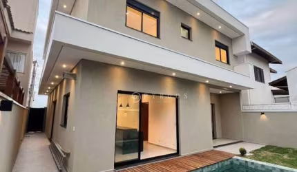 Sobrado moderno com piscina, novo Disponível para venda no Condomínio Residencial Pinheiros de Tremembé
