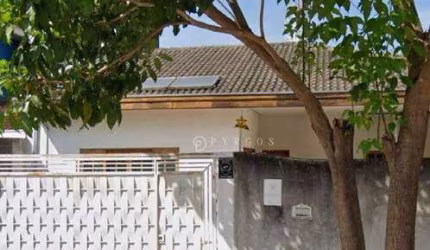 Casa oportunidade! Casa com piscina a venda no bairro Residencial Santa Paula em Jacareí