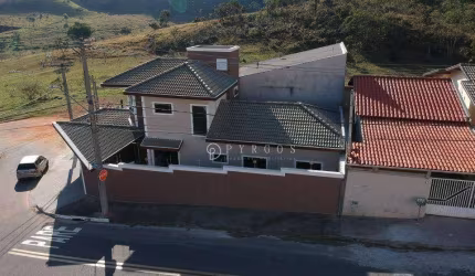 Casa sobrado de alto padrão disponível para venda em São José dos Campos